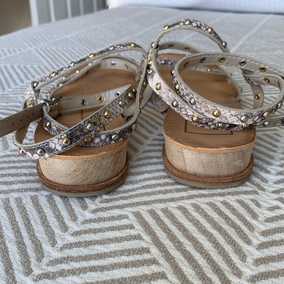 Dolce Vita strappy metallic snakeskin studded leather wedge sandal size 8 - Picture 5 of 6